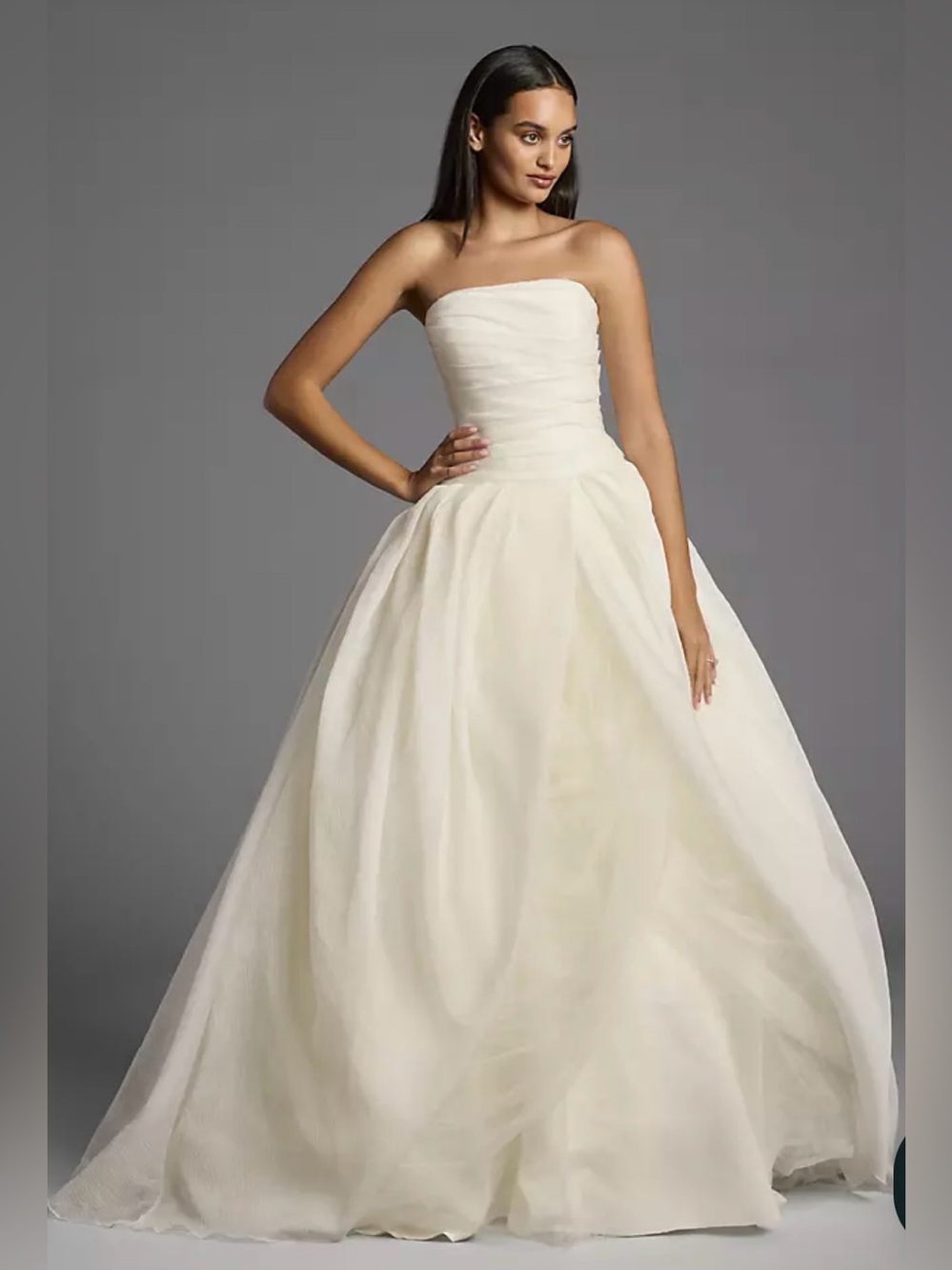 WHITE BY VERA WANG
White by Vera Wang Textured Organza Wedding Dress. New TG